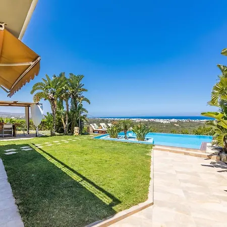 Villa Ioulia